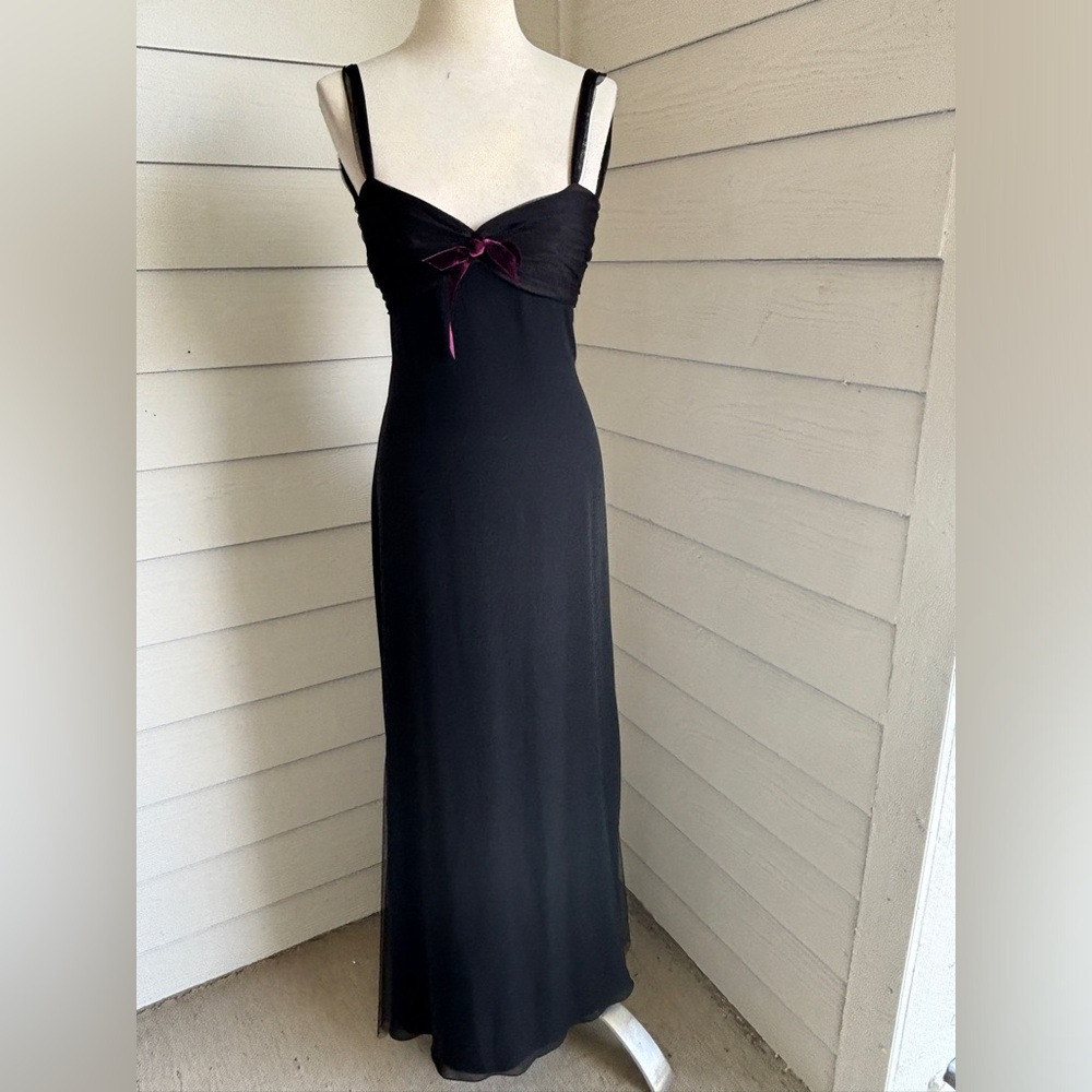 Vera Wang Black Sleeveless Gown, size 8